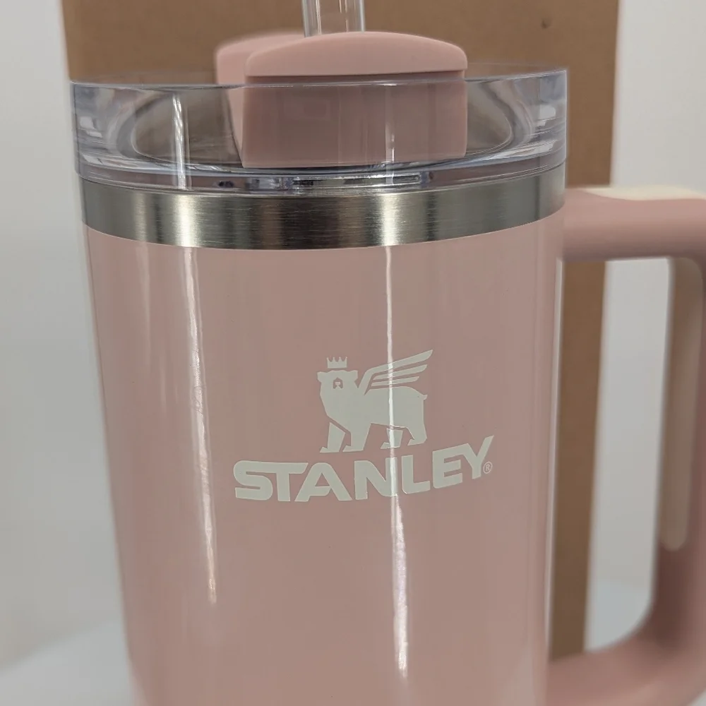 New STANLEY Quencher H2.0 Flowstate Tumbler bottle cup 30 OZ Peach Whip